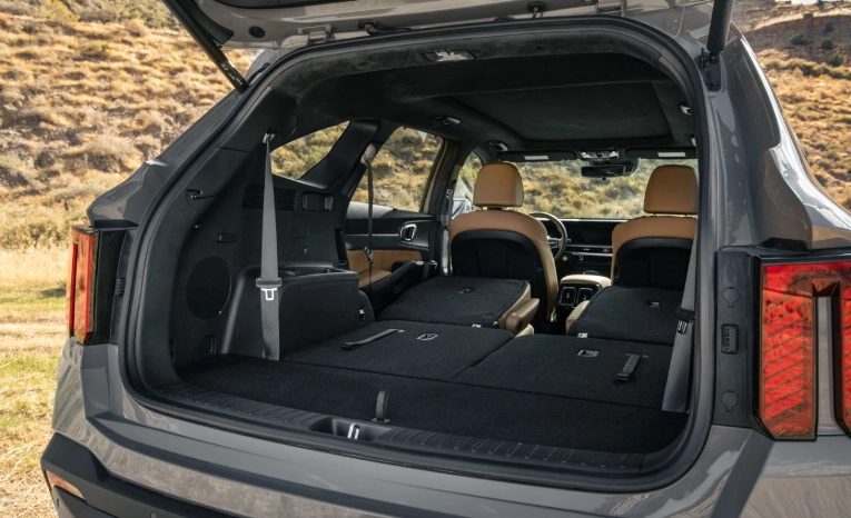 
								2024 Kia Sorento Hybrid full									